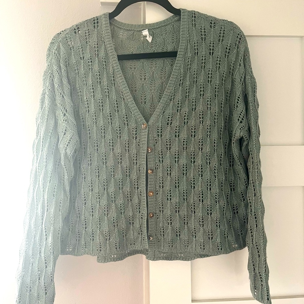 Women’s S/M Wishlist Sage Green Cardigan Sweater